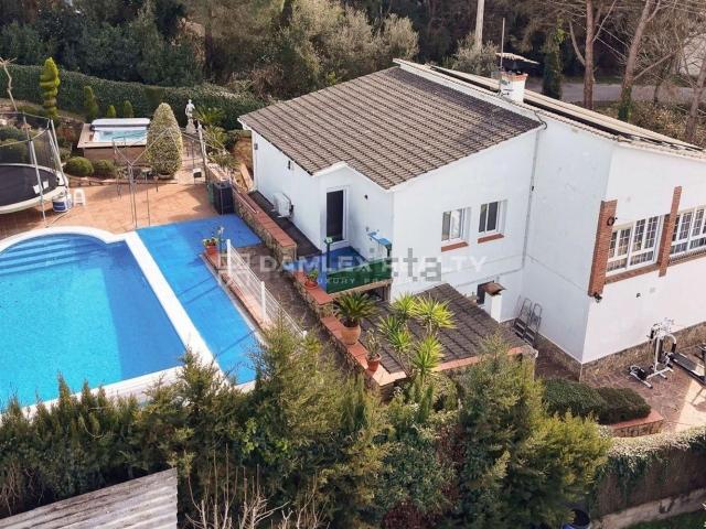 Chalet, Vidreres