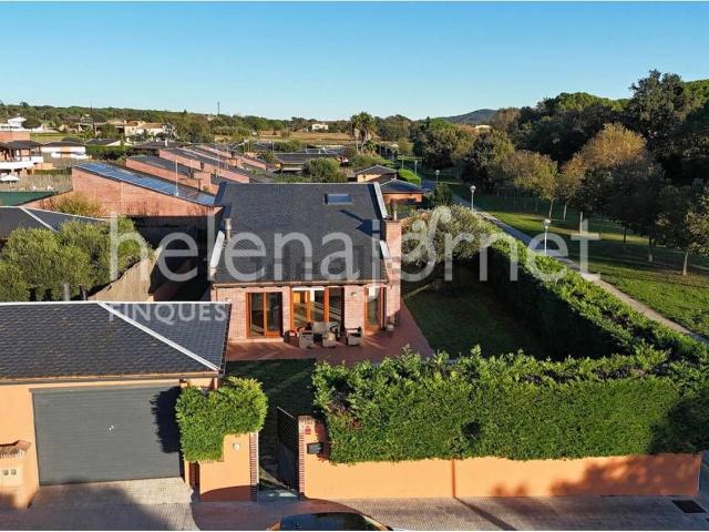 Chalet, Vidreres