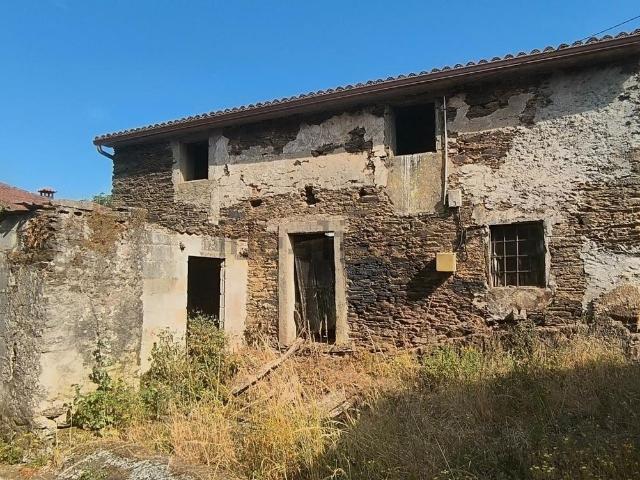 Chalet, Vila de Cruces