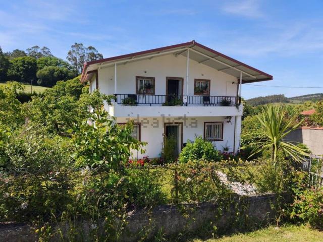 Chalet, Vila de Cruces