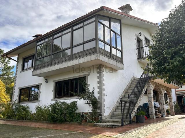 Chalet, Vila de Cruces