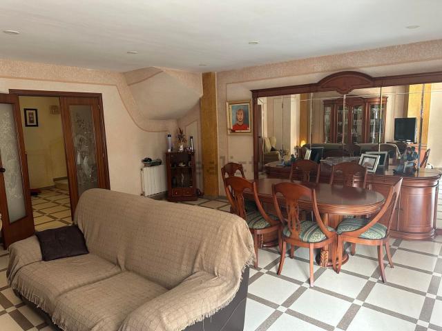 Chalet, Vila Seca