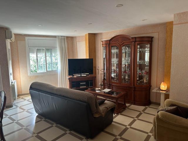Chalet, Vila Seca