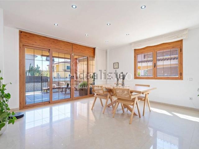 Chalet, Vila Seca