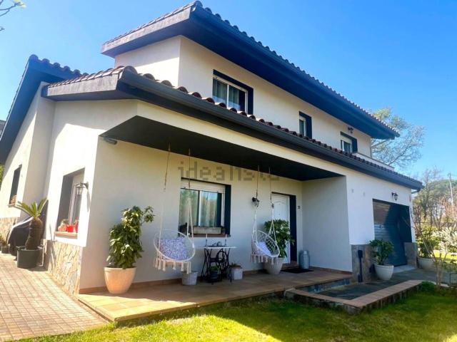 Chalet, Vilobi d&apos Onyar