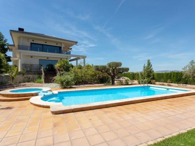 Chalet, Villena