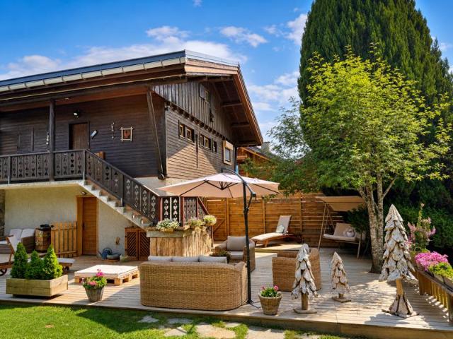 Chalet vue Mont Blanc, terrain plat de 1 253m2 Saint Nicol