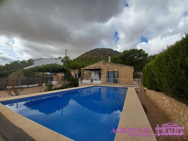 Chalet, Yecla