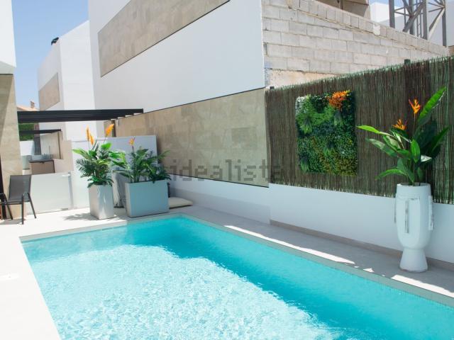 Chalet, Zona Lago Los Almendros, Orihuela