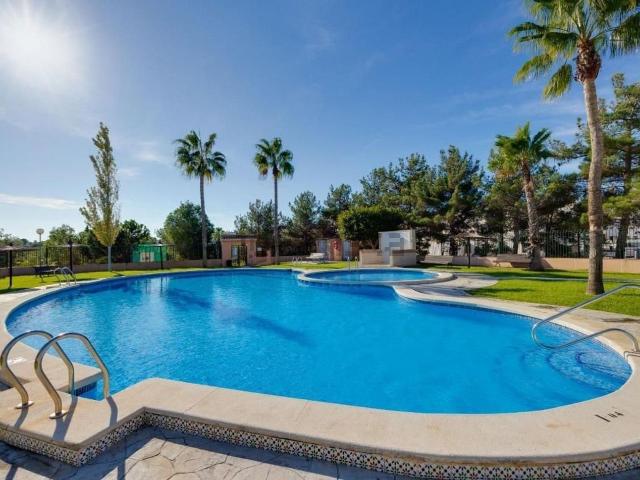 Chalet, Zona Lago Los Almendros, Orihuela
