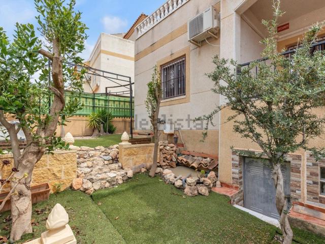 Chalet, Zona Lago Los Almendros, Orihuela