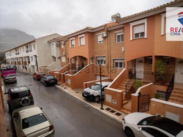 Chalet, Zujar