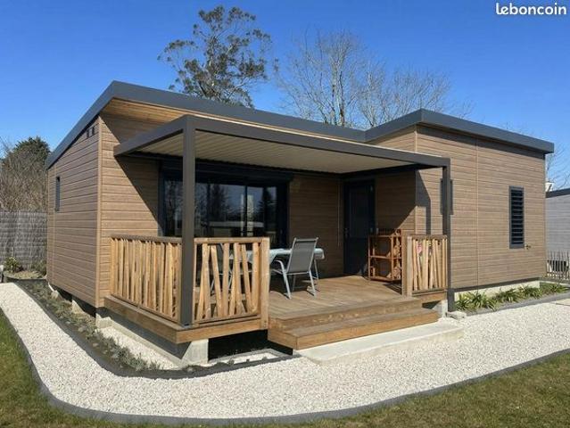 Chalets neufs de 42 à 63 m² avec jardin privatif dans un domaine 5★ en Provence