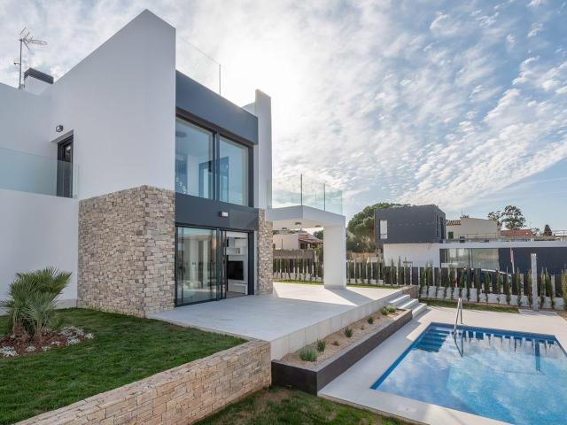 Chalets de Lujo en Sa Colònia – A 700m de la Playa