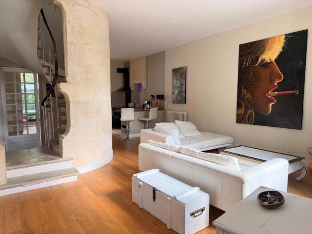Chaleureuse Maison pierre de 117 M2