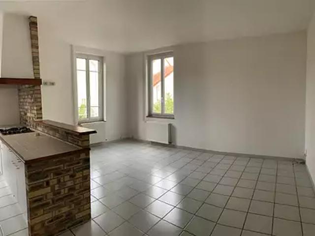 Chalon sur Saône 71100 Location appartement 2 pièces t2 au dernier étage