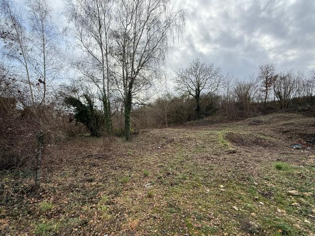 Chalou Moulineux: terrain à bâtir à vendre 77000 €
