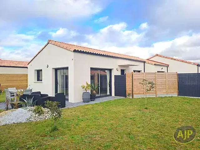 Challans 85300 Achat / Vente maison 4 pièces t4 au dernier étage terrasse