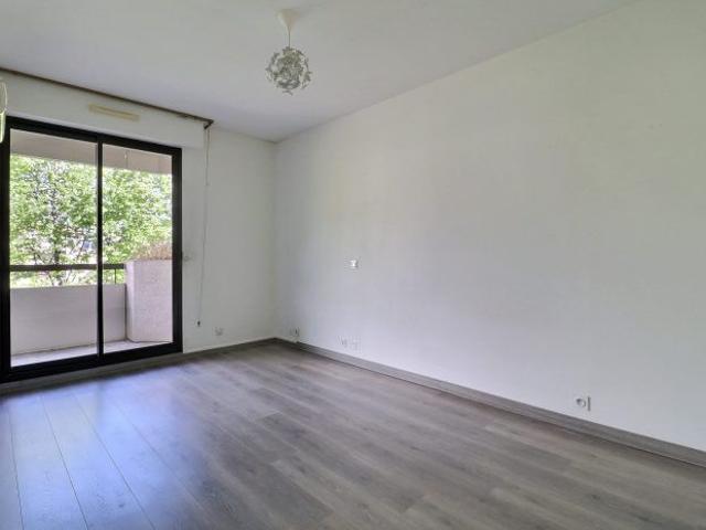 Chamalières – Allée du Parc – Appartement T3 avec garage et cave