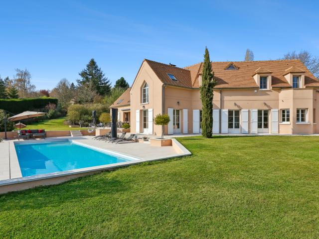 Chambourcy 78240 Propriété contemporaine d’exception avec piscine