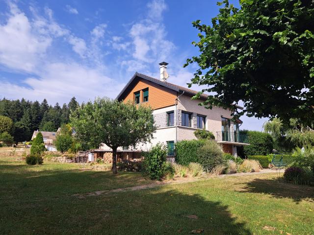 Chambon sur Lignon maison d'habitation sur 1860 m2 de terrain vue Mezenc