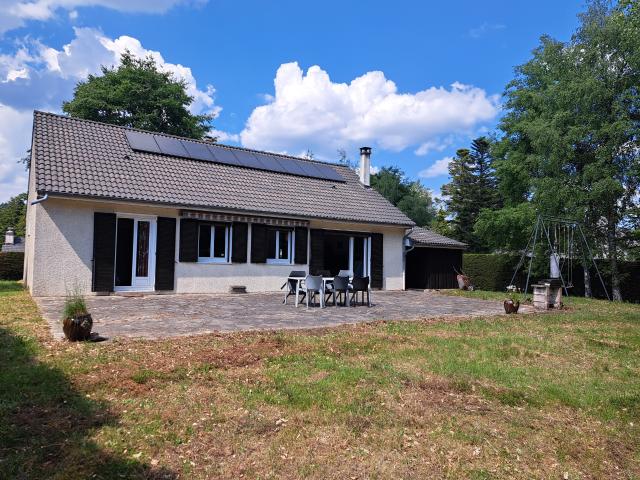 Chambon sur lignon petite maison sur 1385 m2 de terrain