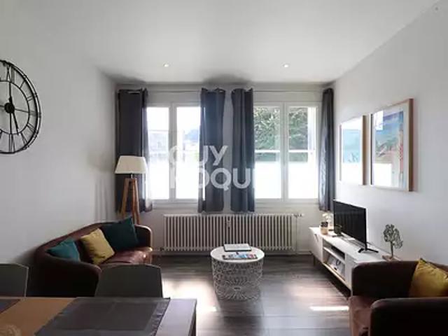 Chambéry 73000 Location appartement 3 pièces t3 au dernier étage cave