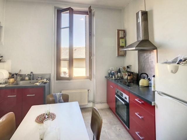 CHAMBERY T3 62 M² CAVE