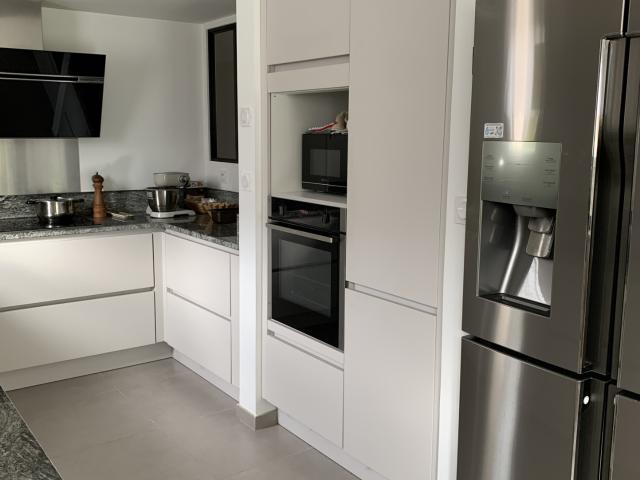 CHAMBERY Hauteurs, maison spacieuse 4 ch, au calme, terrasse et jardin, garage, idéale vie de famille