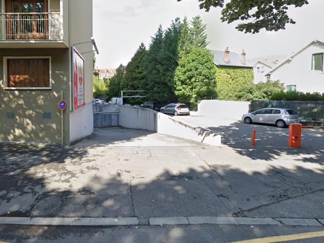 Chambéry Location Parking / Garage 73