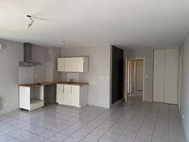Chambray lès Tours 37170 Location appartement 3 pièces t3 au dernier étage terrasse