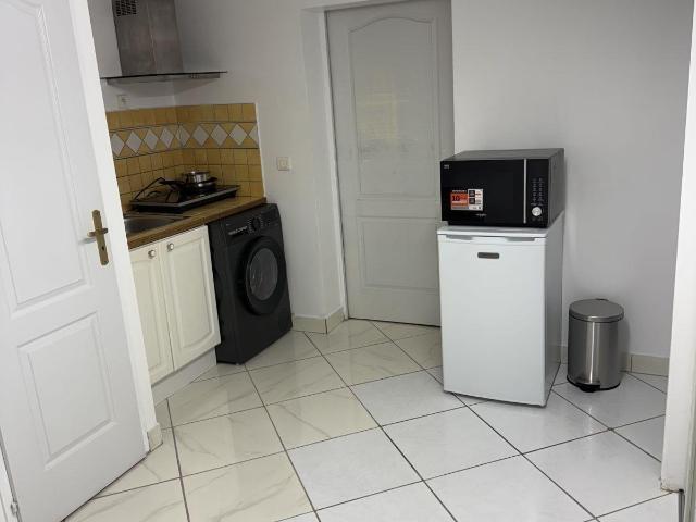 Chambre meublé SDB cuisine équipée,à 1km de Cergy