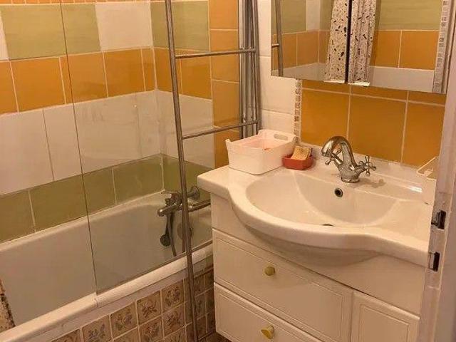 Chambre meublée 12 m² dans coloc 60m² au calme
