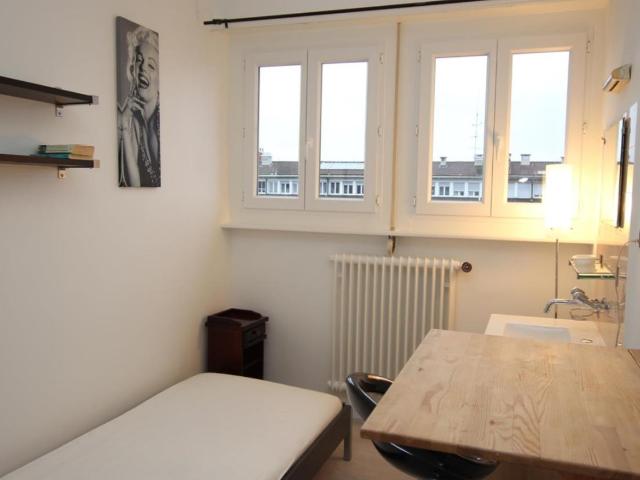 Chambre meublée