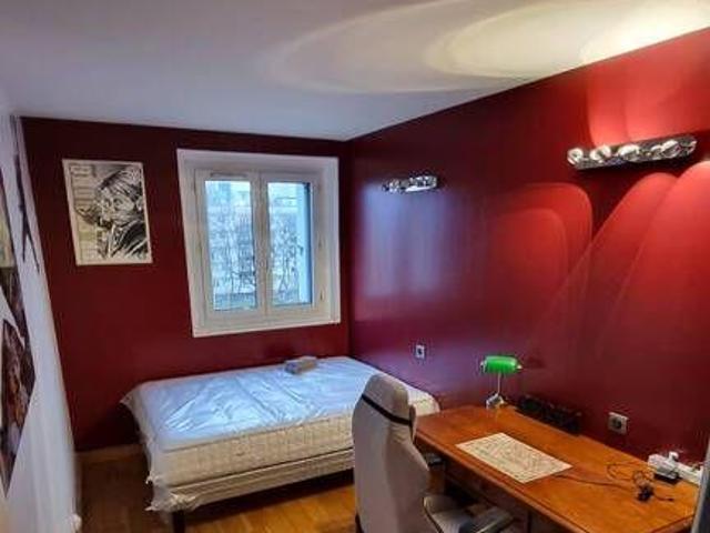 Chambre meublée 15m² dans coloc calme à Nanterre