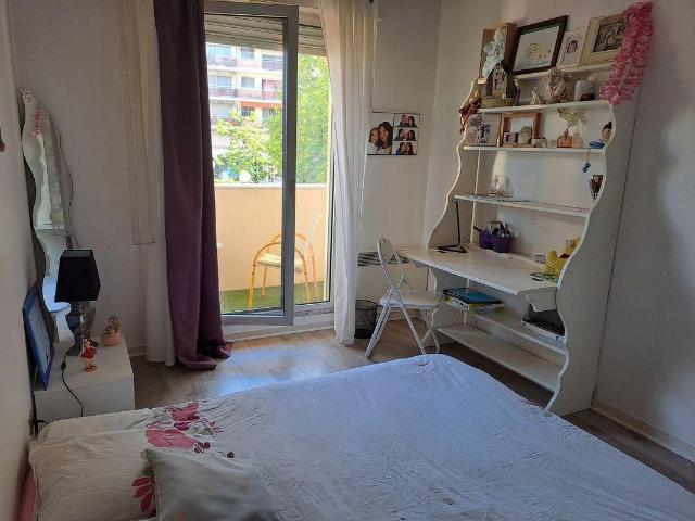 Chambre meublée