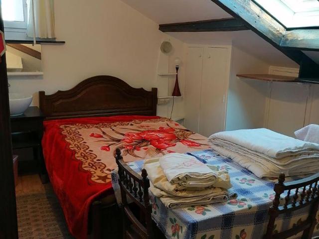 CHAMBRE meublée à LOUER dans un 5 Pieces
