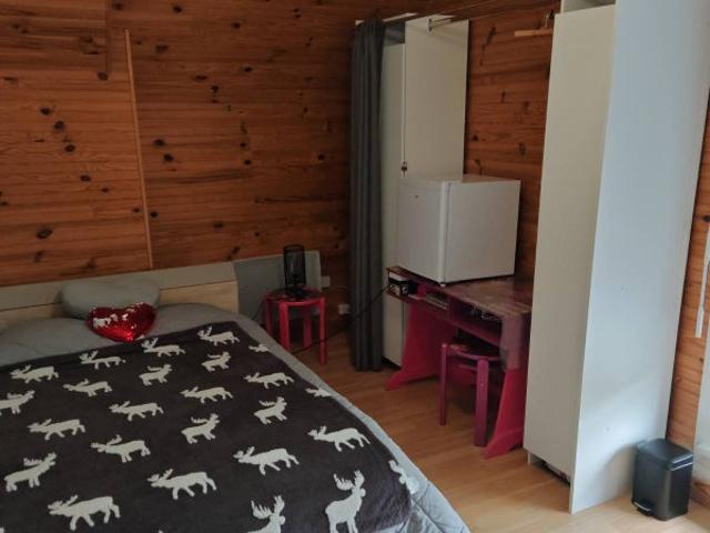 Chambre meublée avec balcon à louer
