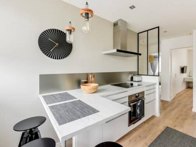Chambre meublée dans appartement rénové – Tram T3
