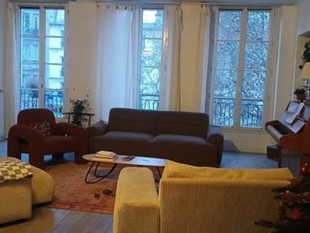 Chambre meublée dans grand appartement Paris