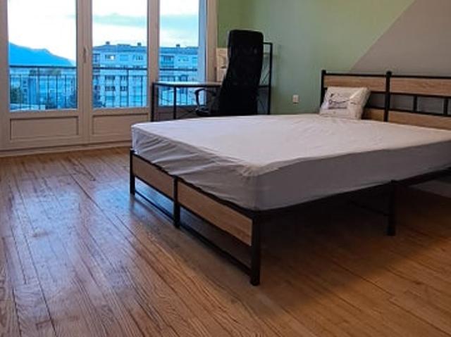 Chambre meublée dans grand appartement proche cen