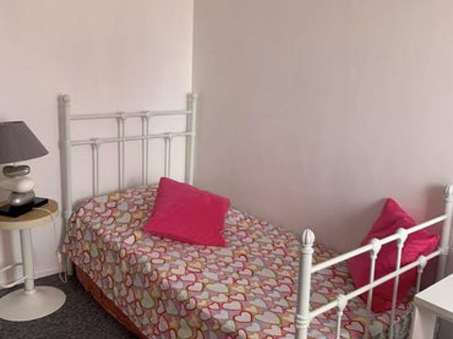 Chambre meublée de 12 m²