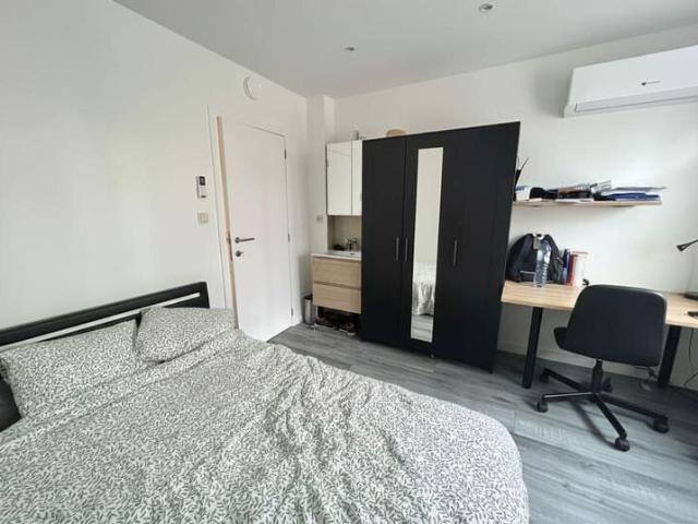 Chambre meublée, à quelques pas de la gare de Namur