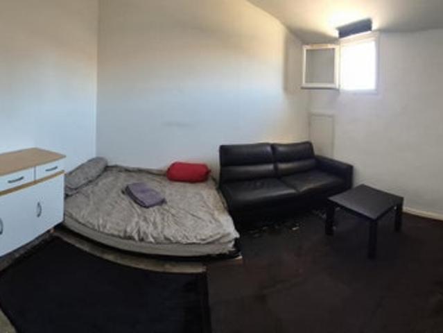 Chambre meublée disponible centre ville