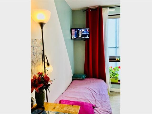 chambre meublée entre Gare Nord et Montmartre