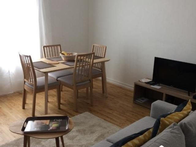 Chambre meublée en colocation