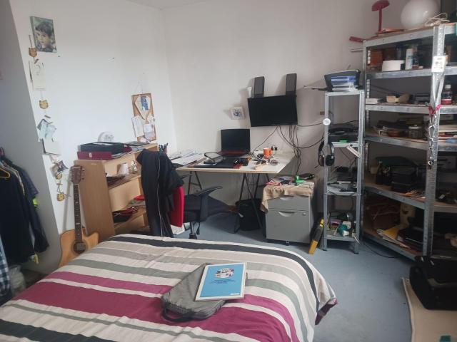 Chambre meublée en colocation