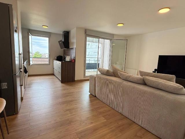 Chambre meublée en colocation