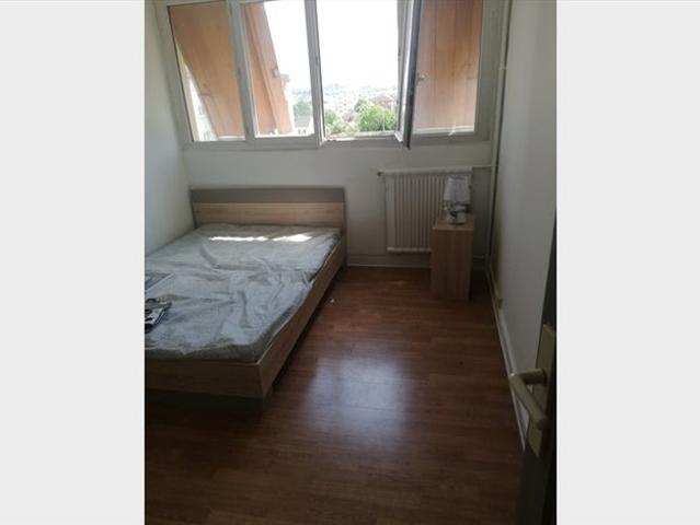 Chambre meublée en collocation