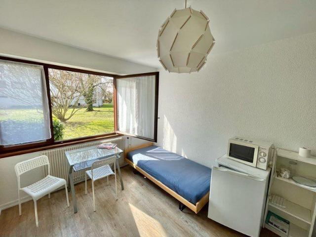 Chambre meublée indépendante à louer